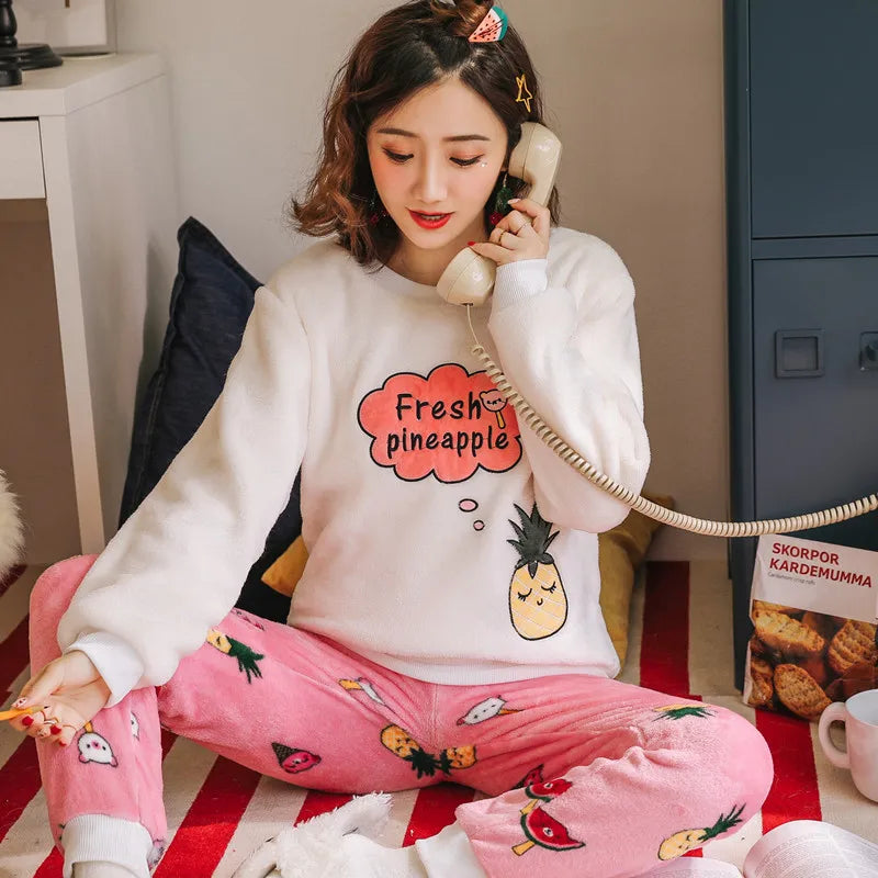 Thickened Warm Sleepwear for Winter Flannel Round Neck School Loungewear Set Ladies Pajamas Long Sleeves Cat Pineapple Print