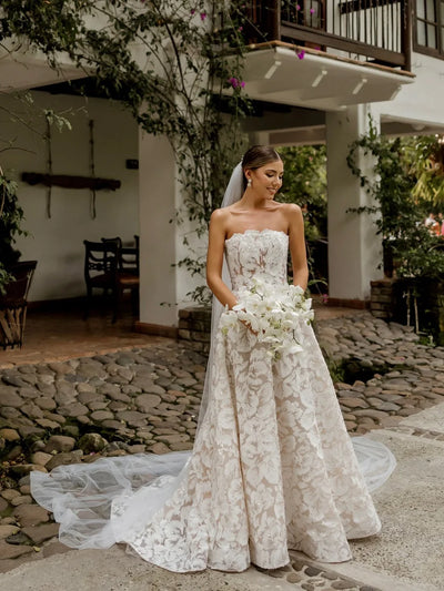 2024 Strapless Wedding Dress Featuring Stunning Lace Appliques and Floral  A-Line Silhouette Bridal Dress