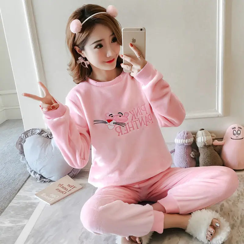 Thickened Warm Sleepwear for Winter Flannel Round Neck School Loungewear Set Ladies Pajamas Long Sleeves Cat Pineapple Print