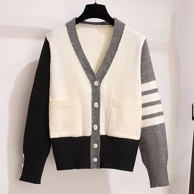 College style contrasting color long sleeved knitted cardigan jacket, 2024 autumn new item, niche slimming loose sweater