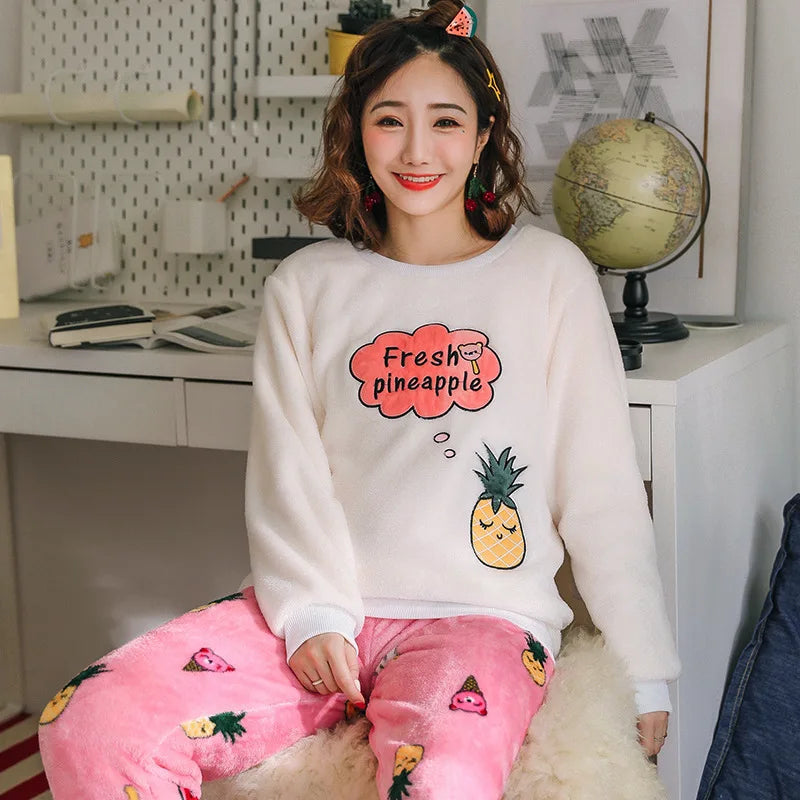 Thickened Warm Sleepwear for Winter Flannel Round Neck School Loungewear Set Ladies Pajamas Long Sleeves Cat Pineapple Print