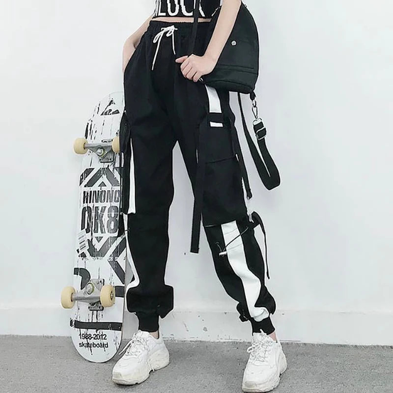 Emo Cargo Pants Women Aesthetic Harem Pants Punk Pockets Joggers Harajuku Femme Hiphop Trousers Techwear Y2k Egirl Clothes 2023